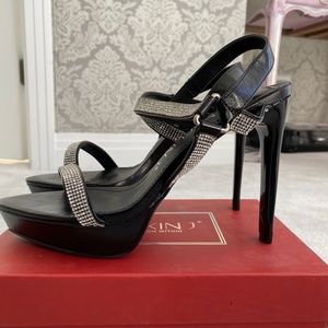 Mackin J Black Heels Size 11 shoes